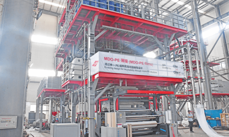Three-layer Blown Film Extrusion Machine Line with In-line MDO Unit M3B-2800Q-C-MDO